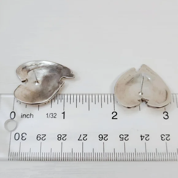 Sue Sachs Sterling Silver Modernist Handwrought Heart Shaped Post back Earrings - Picture 4 of 8